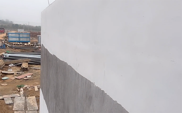 外墻普通膩?zhàn)雍腿嵝阅佔(zhàn)訁^(qū)別在哪？