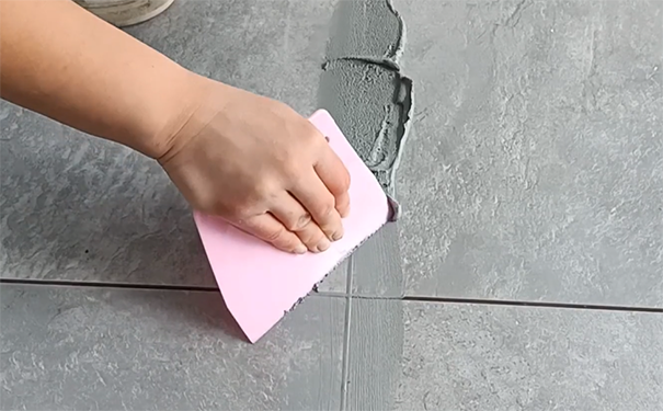 環(huán)氧彩砂好還是美縫劑好？