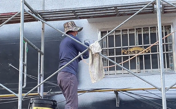 噴真石漆一平方多少錢?【大概價(jià)格】